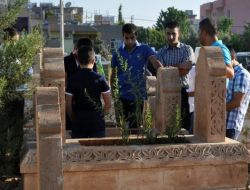 Midyatlılar Bayram Sabahı Kabir Ziyareti Yaptı