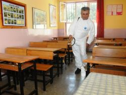 İzmir Büyükşehir Belediyesi 120 Okulu İlaçladı