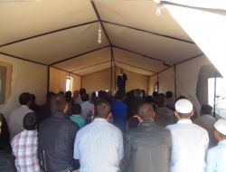 Karamanlı Esnaf Tarım İşçilerini Bayramda Yalnız Bırakmadı