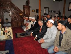 Van Kalesi'ndeki Süleyman Han Camii'nde 97 Yıl Sonra Bayram Namazı Kılındı