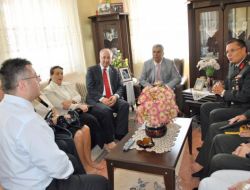 Manisa Protokolünden Şehit Ailesine Bayram Ziyareti