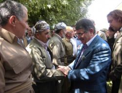 İçişleri Bakanı Şahin, Şemdinli Derecik'te Tezahüratlarla Karşılandı