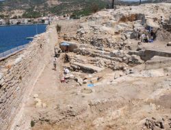 Foça Kazıları Hız Kesmeden Devam Ediyor