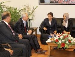 Ak Parti Ve Mhp'nin Bayramlaşmasında Bdp Ve Pkk Kucaklaşması Ele Alındı