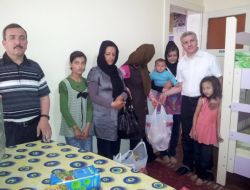 Diva- Sen, Afganlı Aileleri Bayramda Sevindirdi