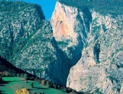 Valla Kanyonu'nda Mahsur Kalan Dağcılara Ulaşıldı