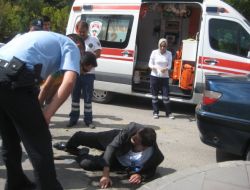 Bayram'da Sarhoş Oldu Cadde Ortasında Sızdı