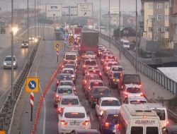 Eskihisar Fribot Yolunda, Bakım Nedeniyle Trafik Felç Oldu