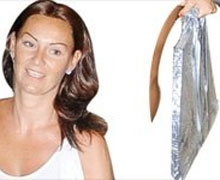 Tekne parçası Pınar'ın elinde..