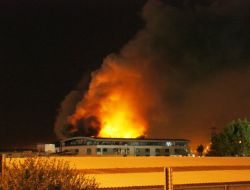 İplik Fabrikası Alev Alev Yandı