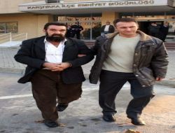 Eşini Öldürüp Yanında Üç Gün Kaldı