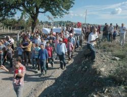 Tulum Çalıp Oynayarak Çimento Fabrikasını Protesto Ettiler