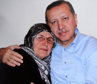 Başbakan Erdoğan'ın teyzesi vefat etti