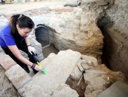 İzmir Agorasında, 35 Metre Uzunluğunda Yeni Bir Mermer Yol Bulundu