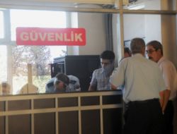 Sağlıkçı Çift, Düğün Takılarını Hastane Bahçesinde Unutunca Çaldırdı