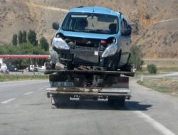 Düğün Konvoyundaki Kazada 5 Kişi Yaralandı