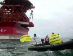Greenpeace Gazproma Baskın Yaptı
