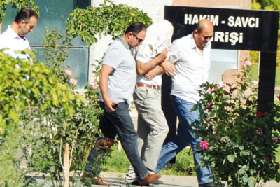 Bombacıya 'yardım'dan tutuklandı