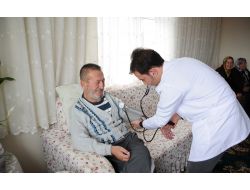 Mamak'ta 4 Bin 500 Vatandaşa Evde Sağlık Hizmeti Veriliyor