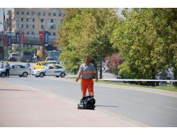 Yol Kenarına Bırakılan Poşet Paniğe Neden Oldu