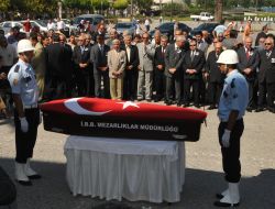 İzmir'in Eski Valilerinden Hüseyin Öğütçen Son Yolculuğuna Uğurlandı
