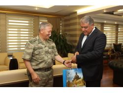 Jandarma Bölge Komutanları Vali Tekinarslan’ı Ziyaret Etti