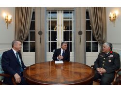 Gül, Erdoğan Ve Özel İle Görüştü!