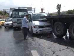 Zincirleme Kaza Trafiği Kilitledi