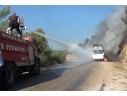 Adana'da Yolcu Minibüsü Alev Alev Yandı