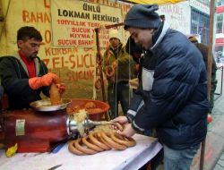 Kırıkkale'de Kurban Etlerinden Sucuk Yapılıyor