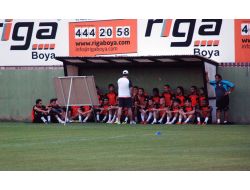 Levent Eriş Futbolculara Taktiksel Uyarılarda Bulundu