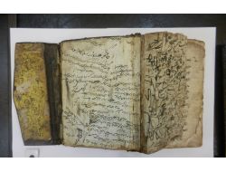 Hopa'da 4 Kişi Tarihi Eser Niteliğindeki 4 Kitapla Yakalandı