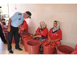 Şahinbey'de, Salçalık Biber Satış Ve İmalat Yerleri Denetlendi