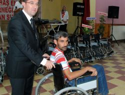 Engelliler Tekerlekli Sandalyeler İle Sevindi