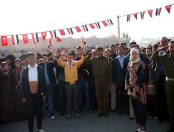 Hataylılar, Bayramlaşmak İçin Sınır Kapılarına Akın Etti