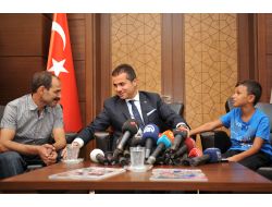 Kılıç Marmaris’te Tanıştığı Çocuğu Makamında Ağırladı