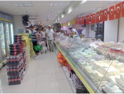 Burhaniye’deki Marketlerde Etiket Denetimi Yapıldı.