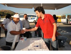 Üniversite İçin Gelen Gençlere 'İzmir Karşılaması'