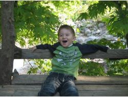 Uçumdan Yuvarlanan Otomobildeki 5 Kişilik Aile Yok Oldu