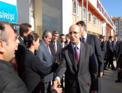 Bakan Şimşek Batman'da Vatandaşlarla Bayramlaştı
