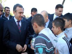 Vekil 50 Lirayı, 5 Lirayla Karıştırınca Çocuklar Çifte Bayram Yaşadı