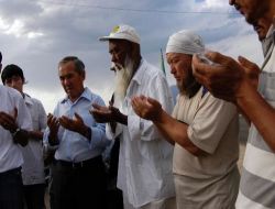 Hacca Yaya Olarak Giden Kazakistanlılar Doğubeyazıt'a Ulaştı!