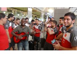 Ümit Millileri 'Afrikalı Yakup' Şarkılarla Uğurladı