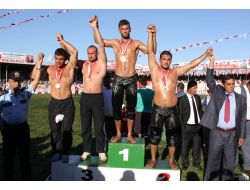 Geleceğin Başpehlivanı Hasan Borucu