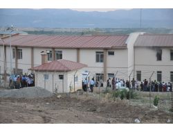 Bingöl Açık Cezaevi'nde Yangın: 3 Mahkum Hastaneye Kaldırıldı