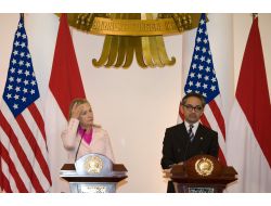 Hillary Clinton Endonezya'da