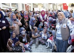 Bursalılar Şehitleri İçin Kenetlendi