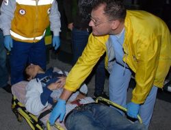 Laf Atma Kavgasında Bıçaklandı