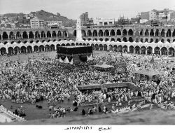 Kutsal Topraklara 'siyah-beyaz' Yolculuk