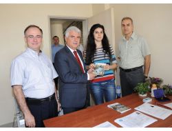 Baü Rektörü Alkan, Öğrencilerin Kayıt Heyecanına Ortak Oldu